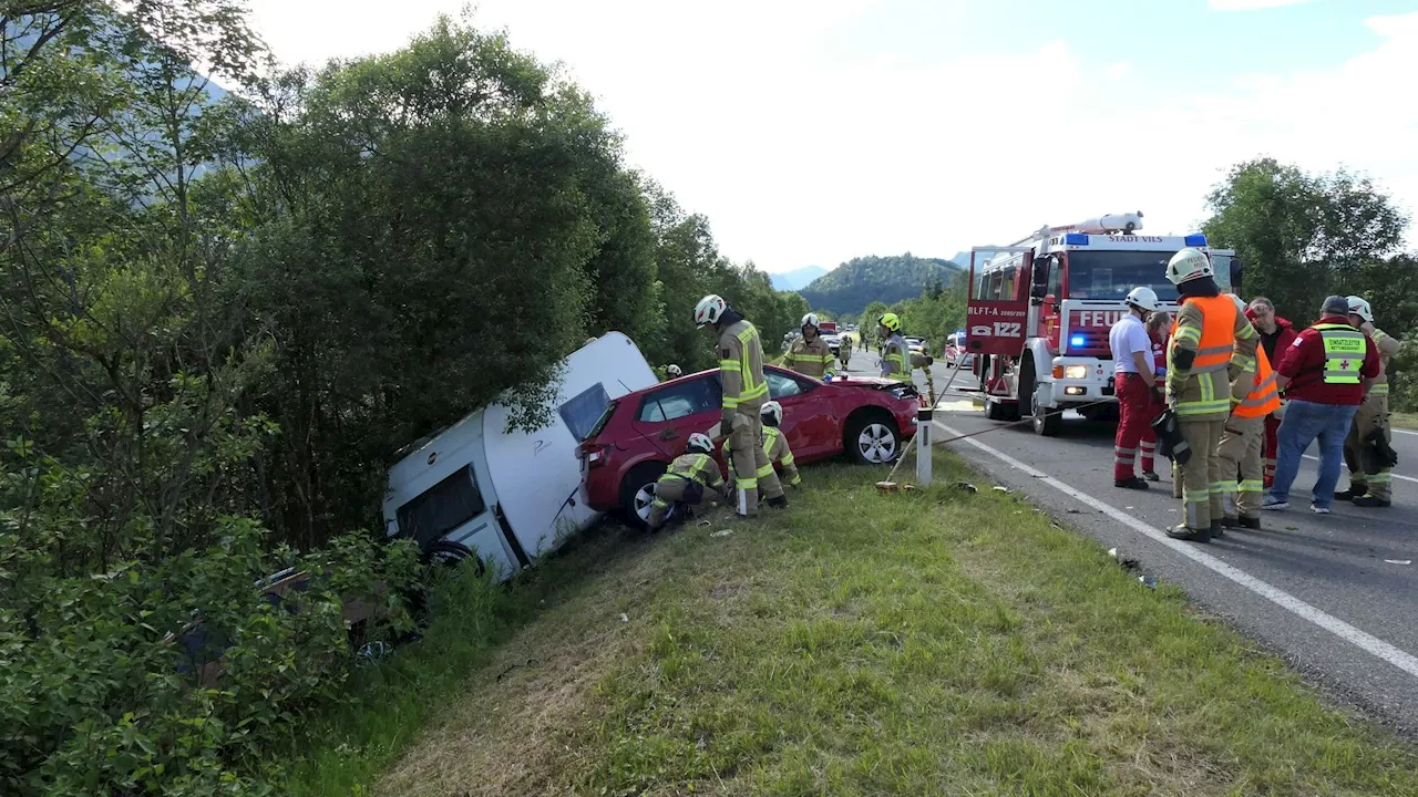 Autofahrerin nach Frontal-Crash in Wrack gefangen