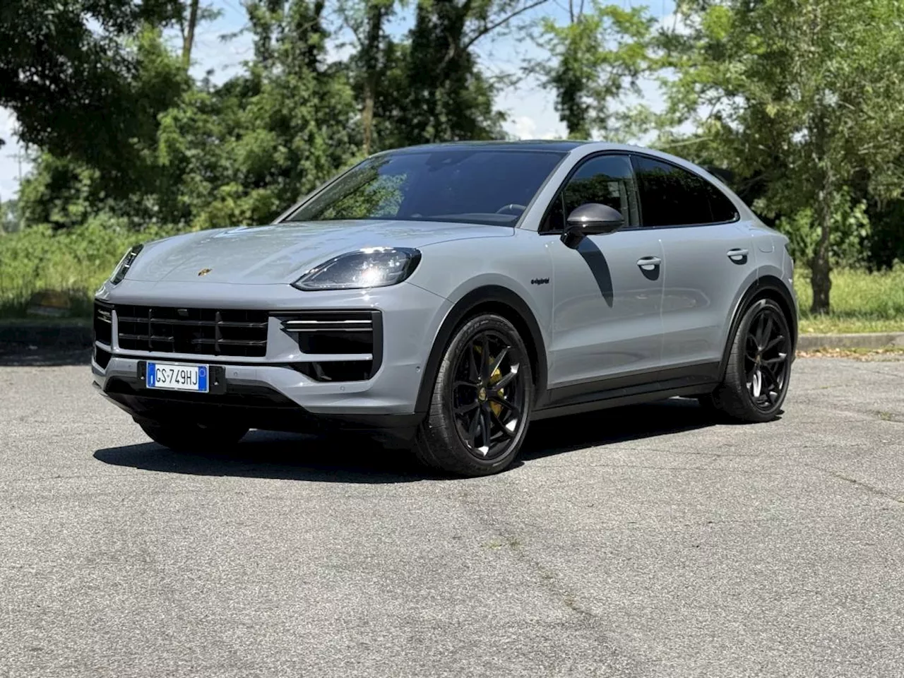 Porsche Cayenne Turbo E-Hybrid, potenza stratosferica fino a 740 CV e tanto lusso a bordo