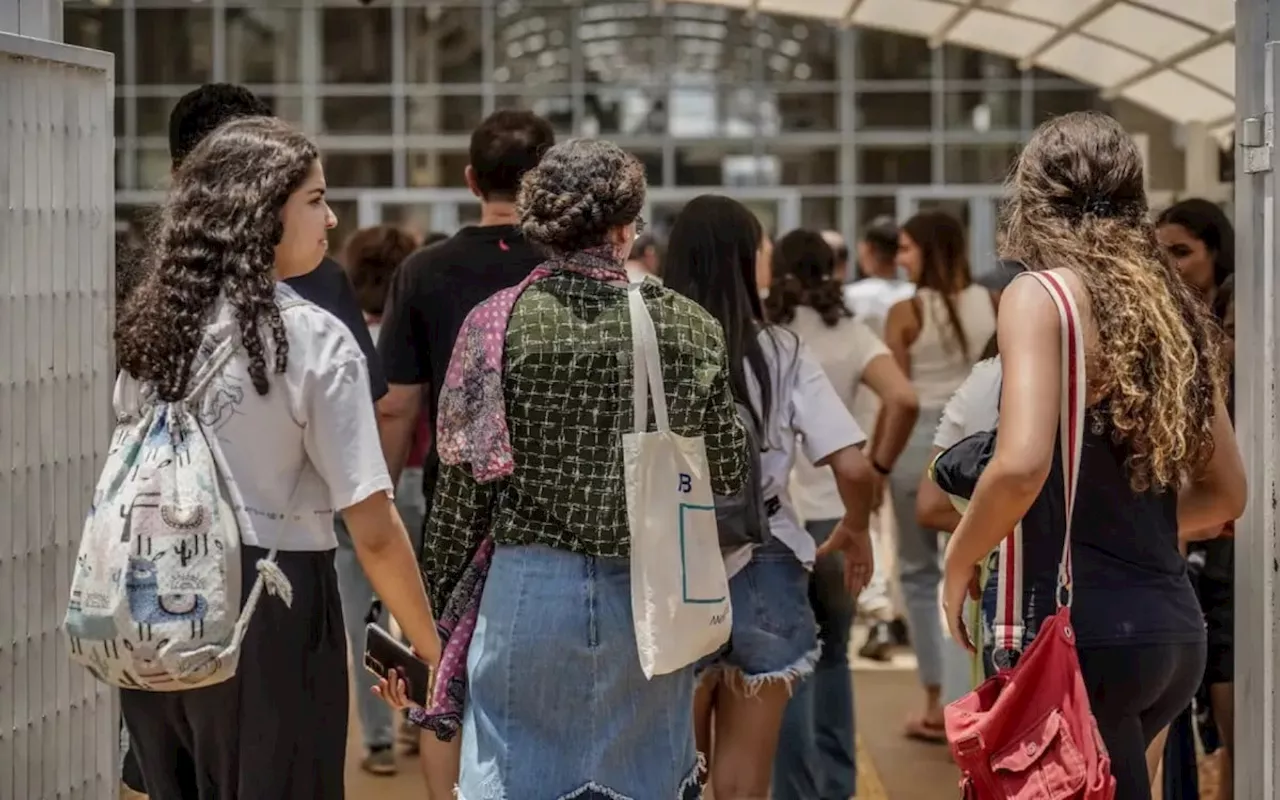 Quem se inscreveu no Enem 2024 tem até quarta-feira para pagar taxa