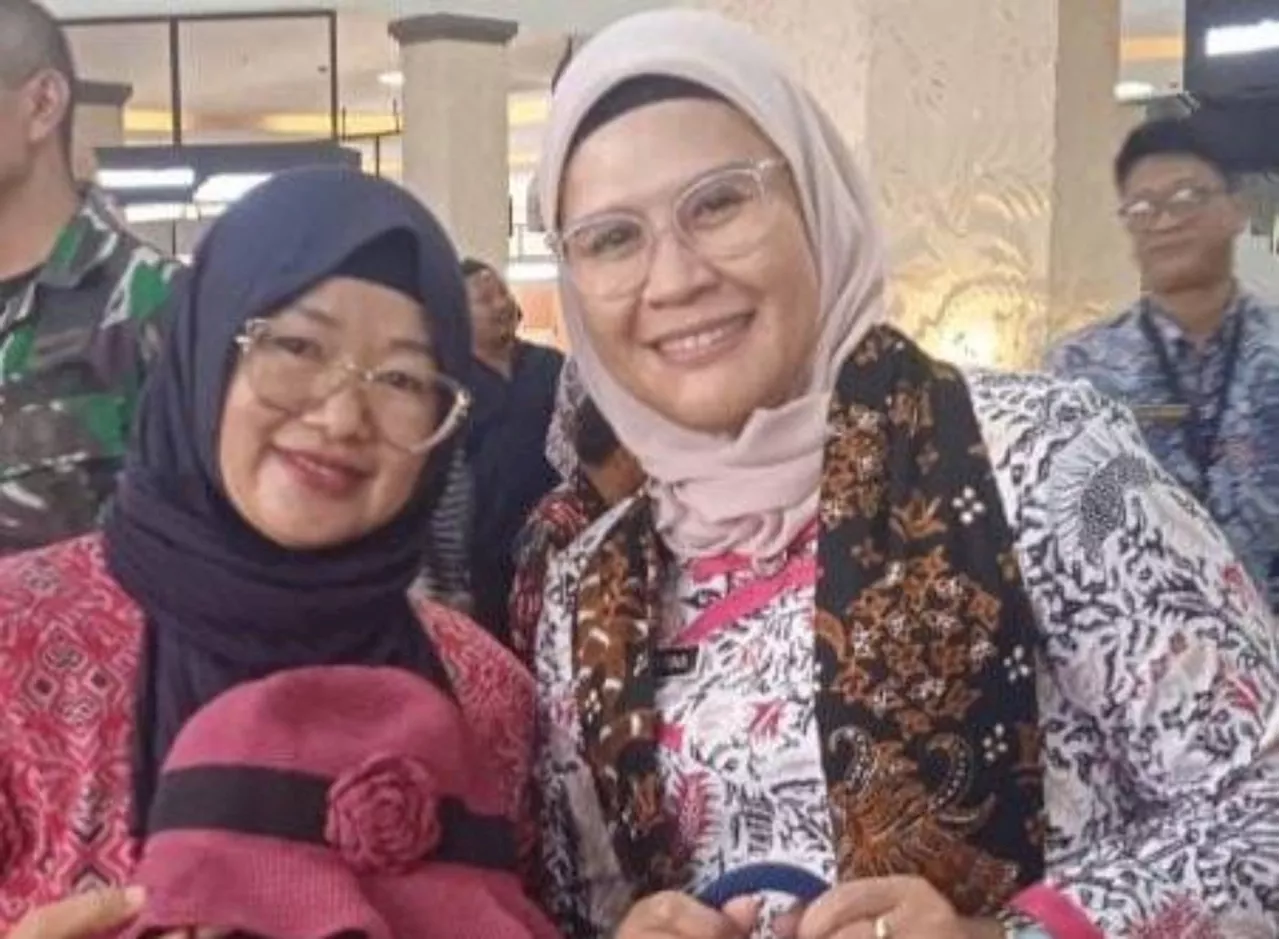 Didukung Bupati Nina Agustina, Warga Indramayu Menghasilkan Cuan dari Kreasi Rajut