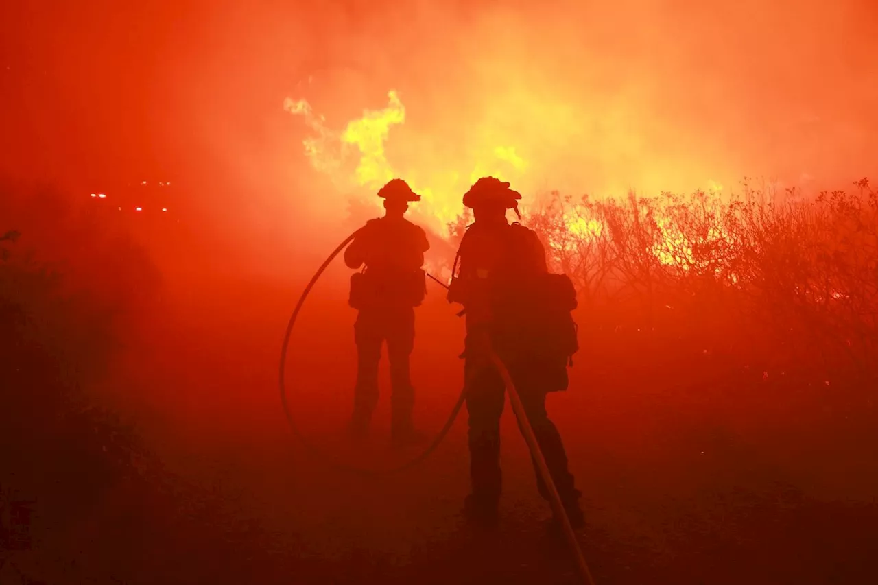 La Californie subit son plus grand incendie de l'année et craint un été dangereux