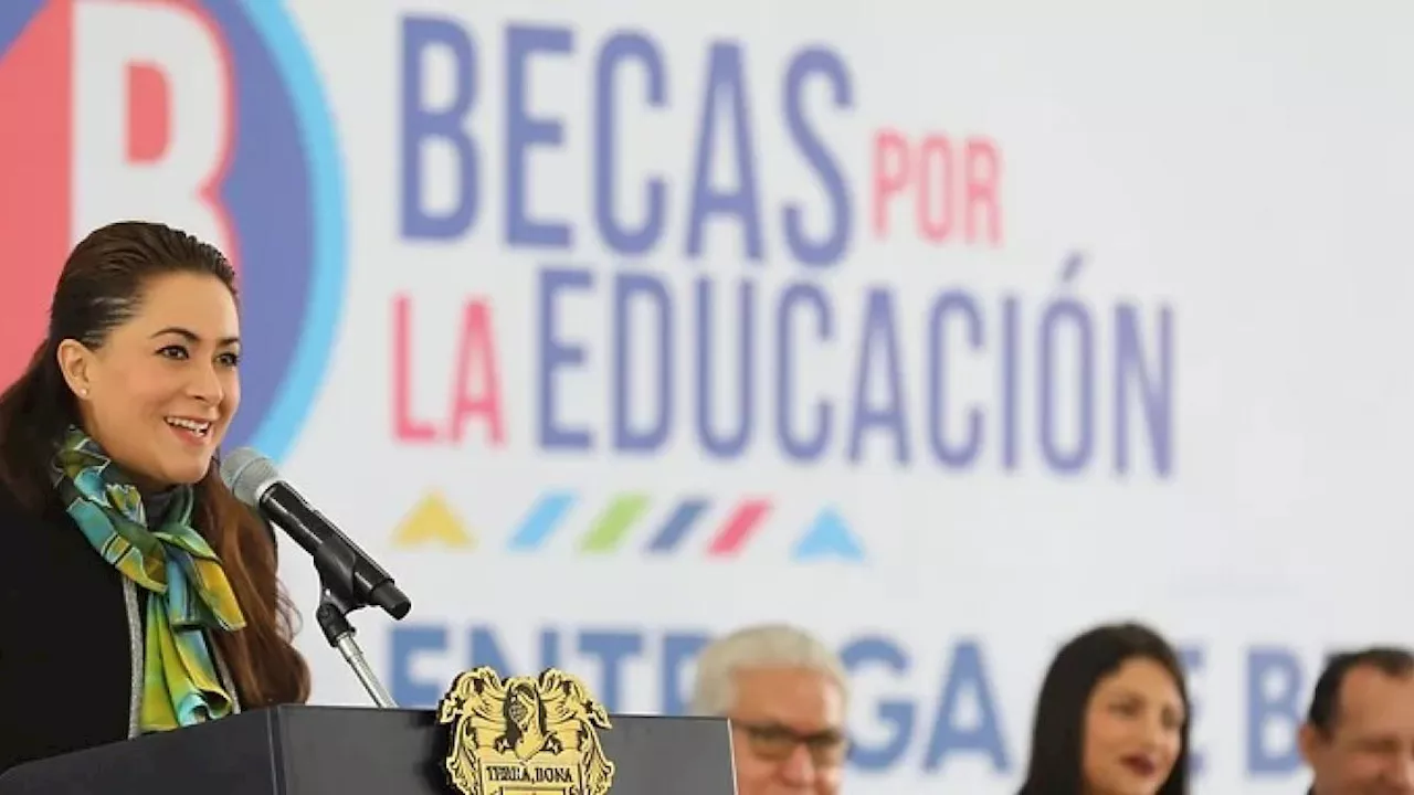 Destina Tere Jiménez más de 31 millones de pesos para becas educativas