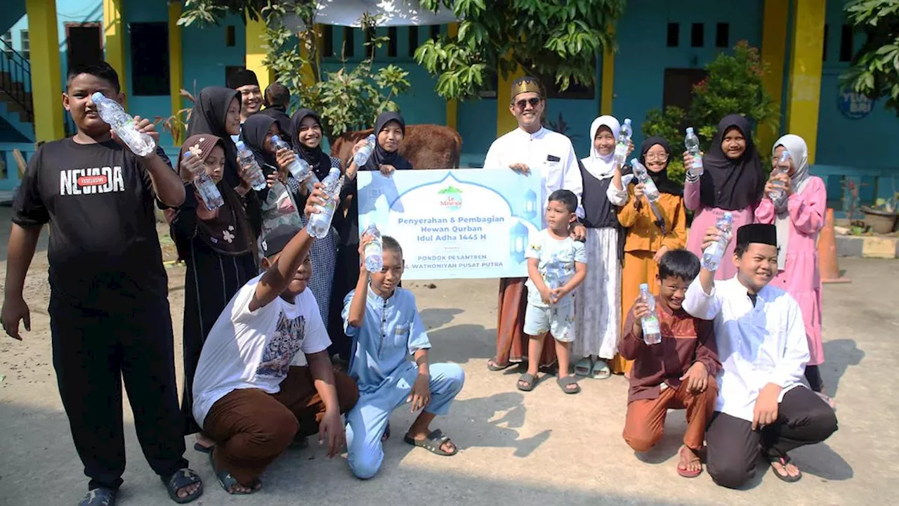 Aktif Berkontribusi, Kali Ini Le Minerale Bagikan Hewan Kurban ke Pesantren di Jakarta Timur