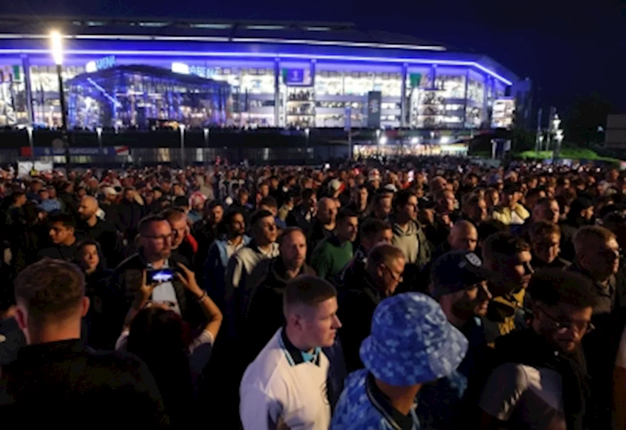 Euro 2024: Fans tell of travel chaos in Gelsenkirchen after England-Serbia game