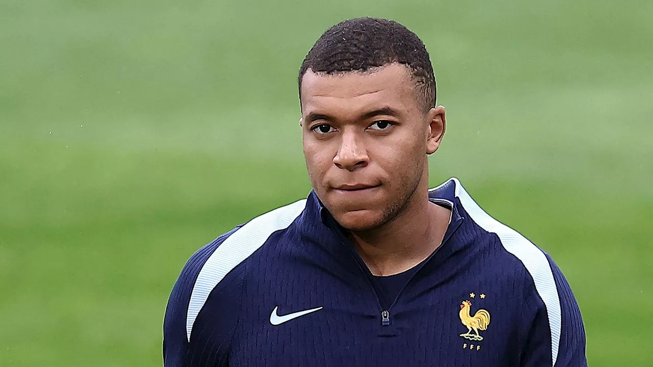 Euro-2024 : la France entame son Euro sur fond de crise politique, Mbappé tacle les 'extrêmes'