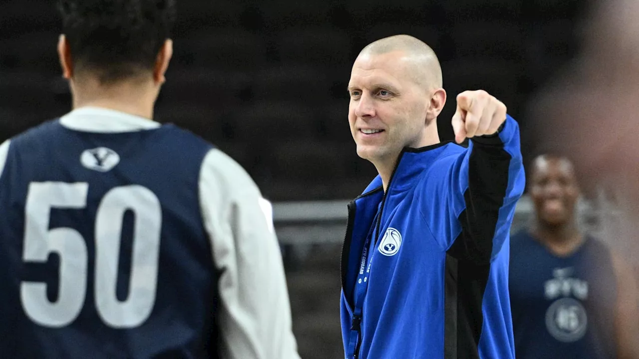 WATCH: Mark Pope and his daughters dance at Kentucky's Father-Daughter Camp