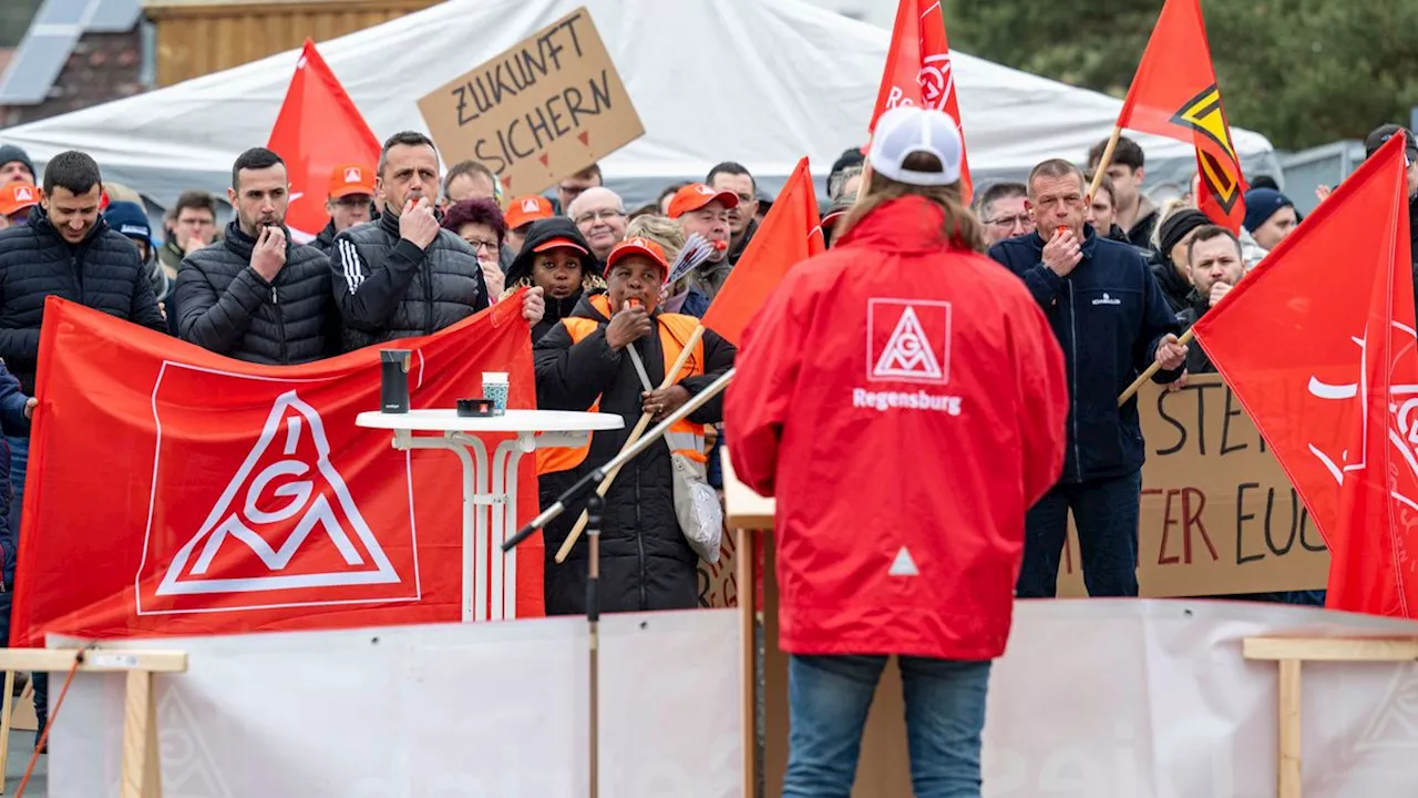 Tarifverhandlungen: Vorstand der IG Metall will sieben Prozent mehr Lohn fordern