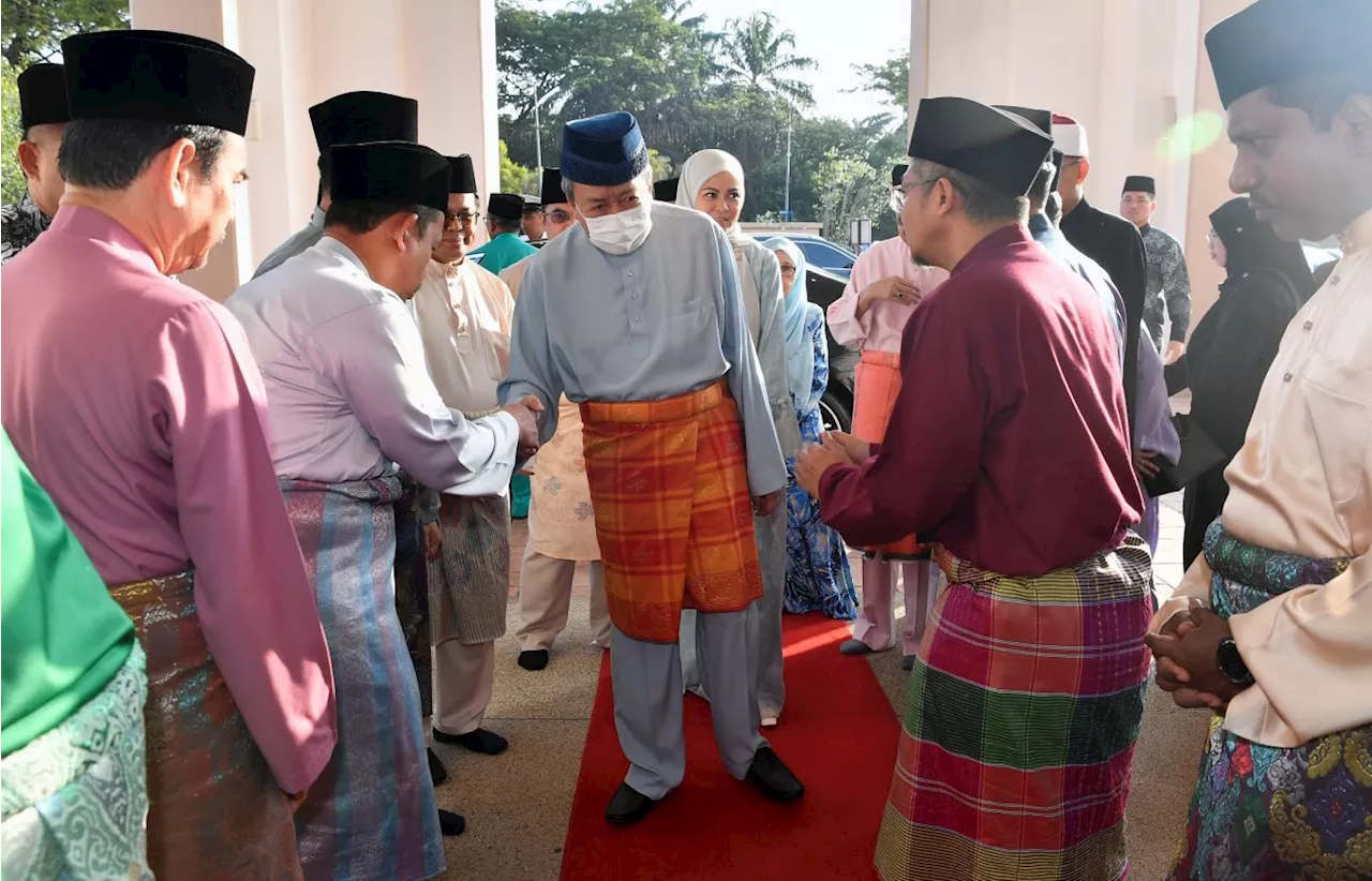 Sultan of Selangor and Tengku Permaisuri extend Hari Raya Haji greetings