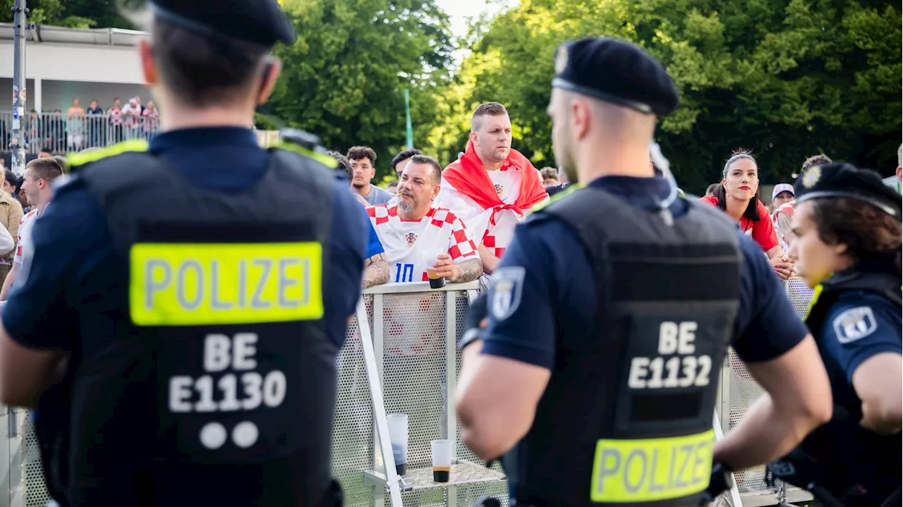 „Einzigartige Einsatzlage in der Stadt“: Überstunden und Urlaubssperre – Berliner Polizei ächzt unter der EM