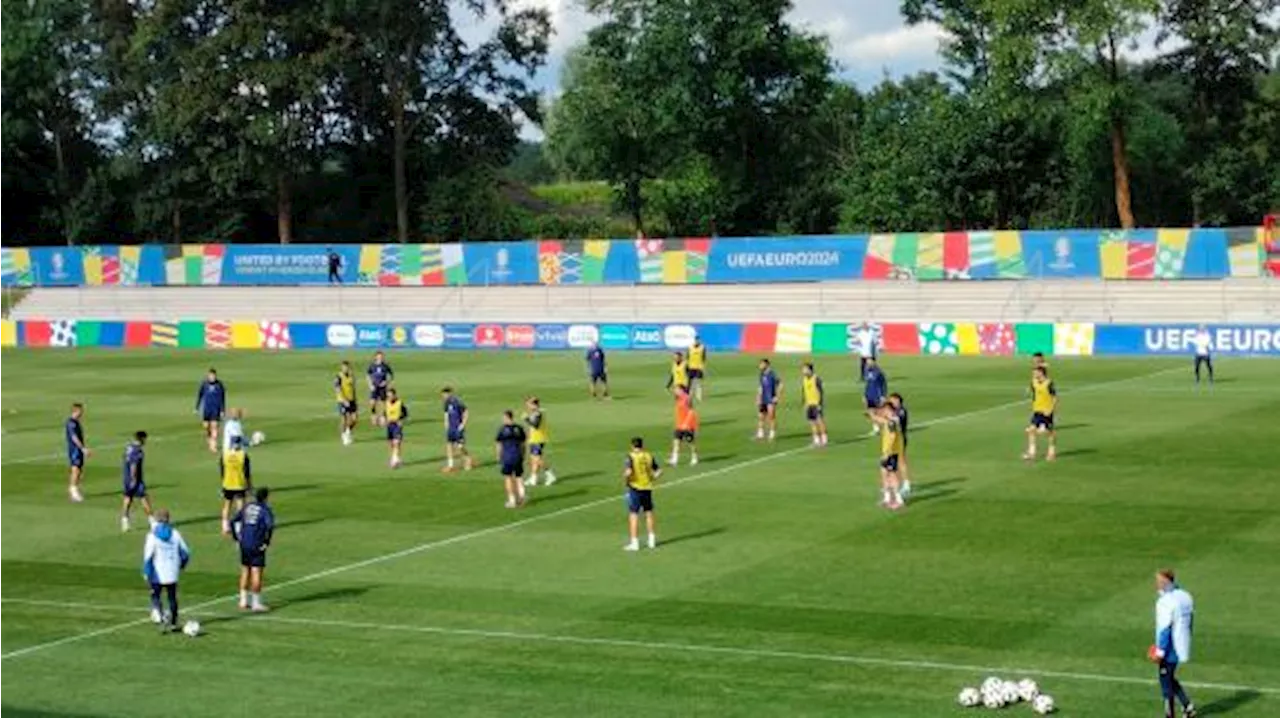 Italia, allenamento in corso in vista della Spagna riunione tecnica e partitella 12 vs 12