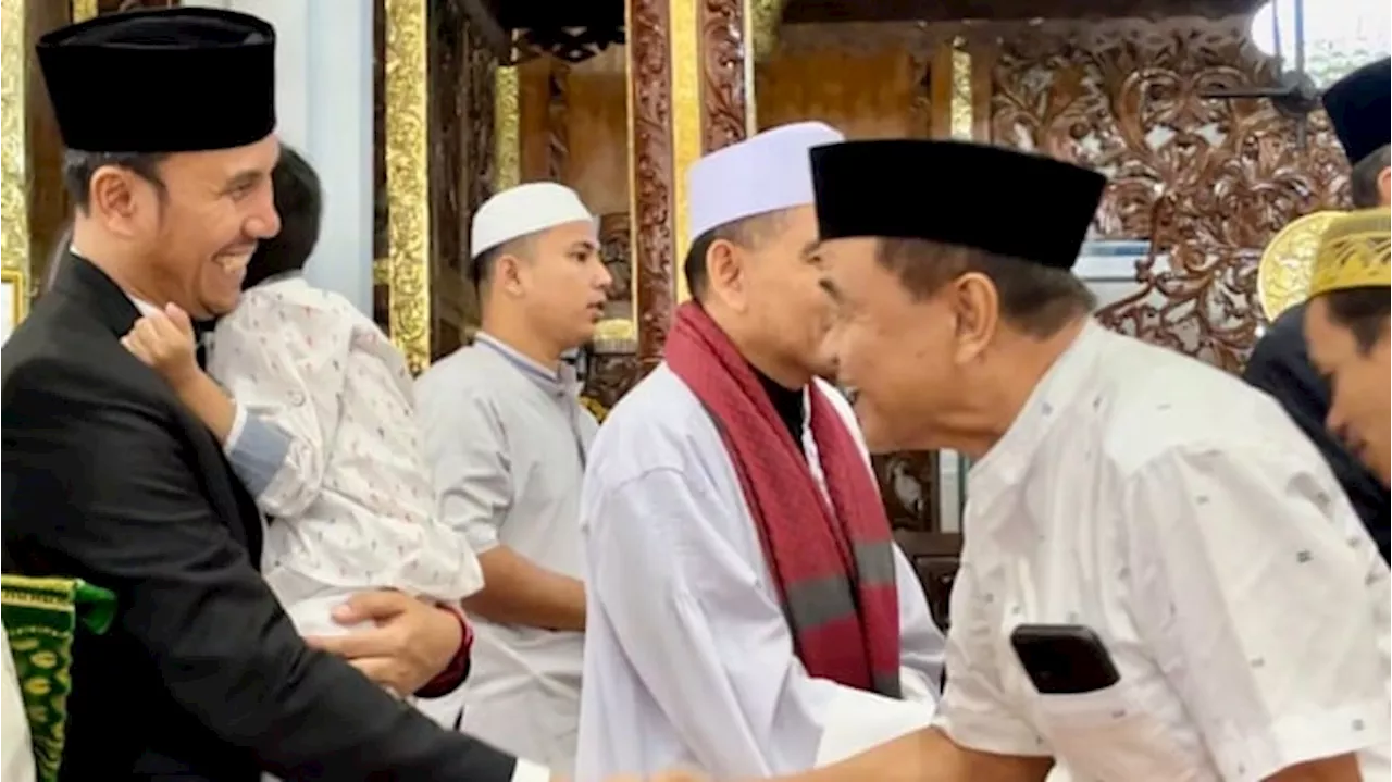 Ketua DPRD Jambi Edi Purwanto Salat Idul Adha di Masjid Al Falah