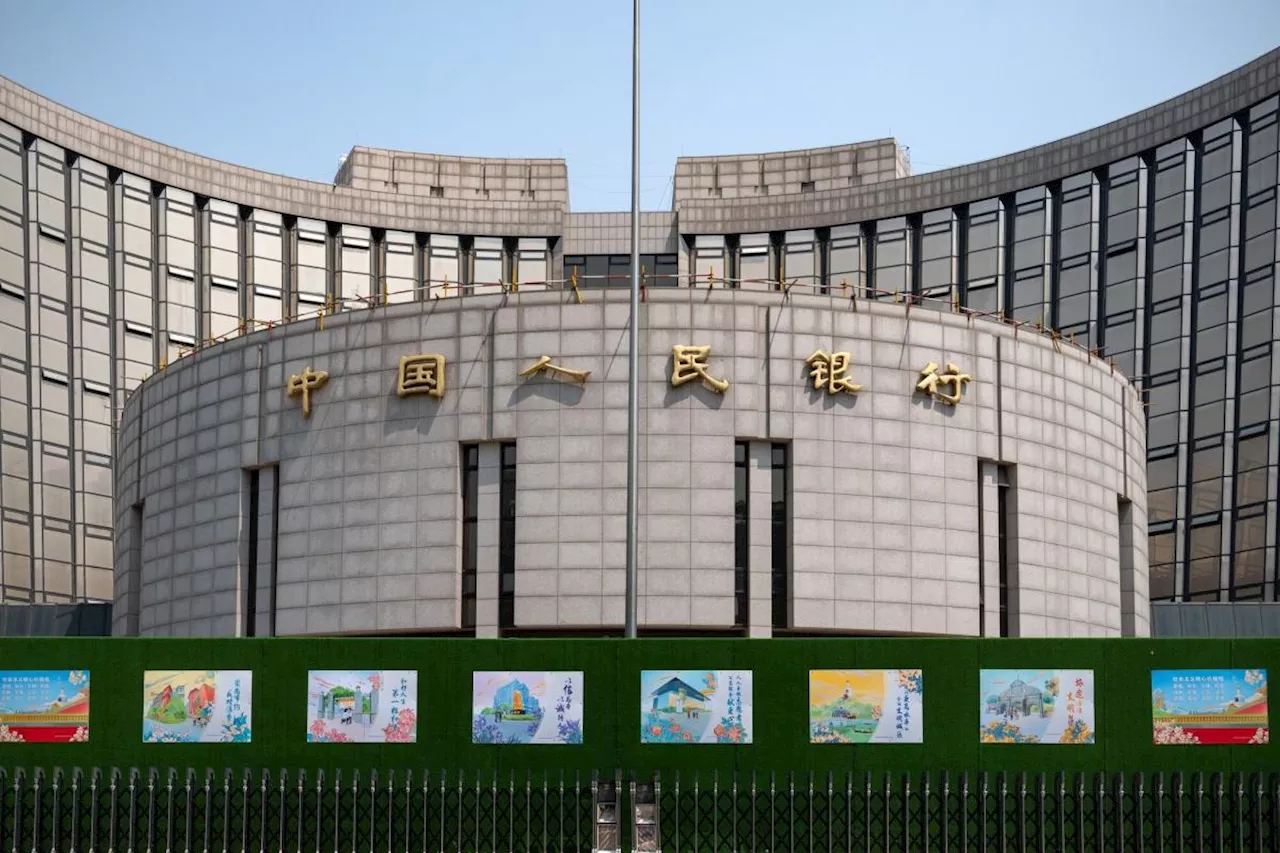 China Leaves Key Rate Unchanged on Currency Pressure, Liquidity