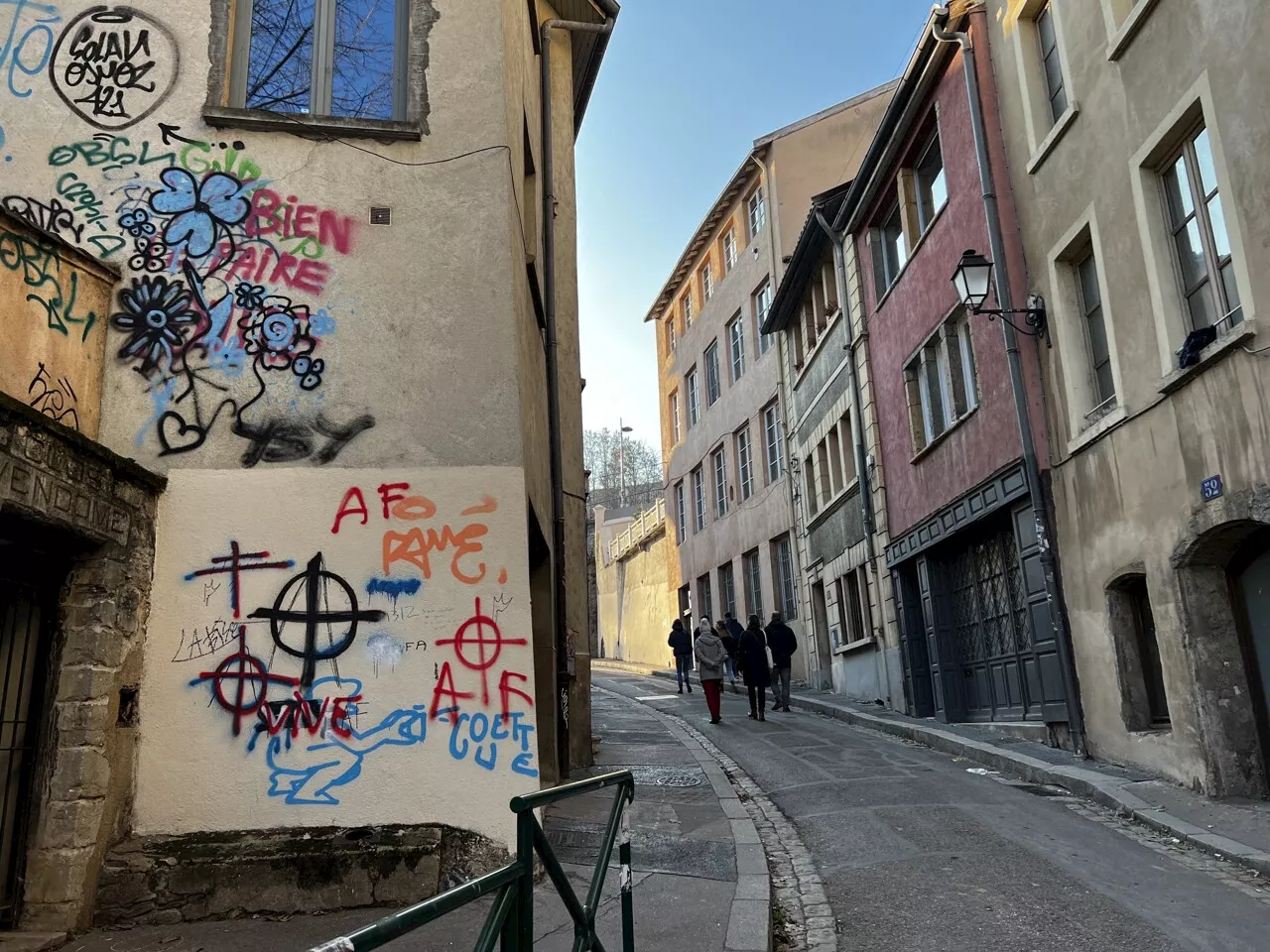 Lyon : le maire Grégory Doucet lance un cri du coeur contre les tags sauvages