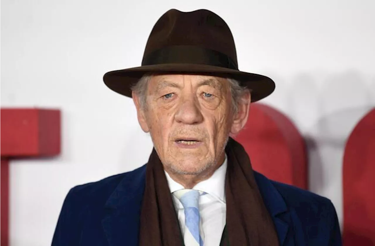 L'attore Ian McKellen ricoverato dopo una caduta in teatro a Londra