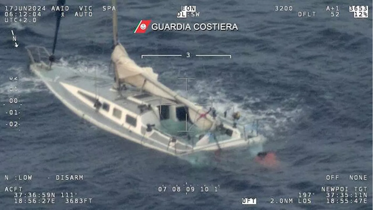 Si cercano ancora in mare 60 migranti dispersi al largo della Calabria