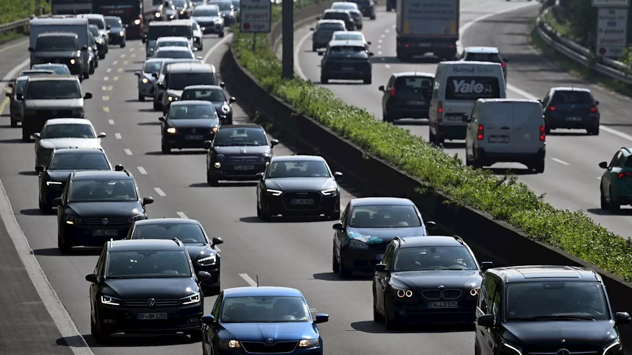 Stau auf der Autobahn: Wie entsteht er ohne Unfall oder Baustelle?