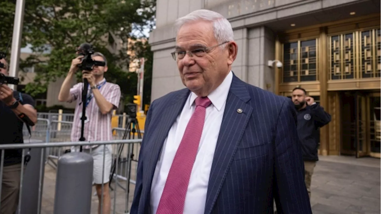 Bob Menendez Gets Boost at Bribery Trial From a US Attorney