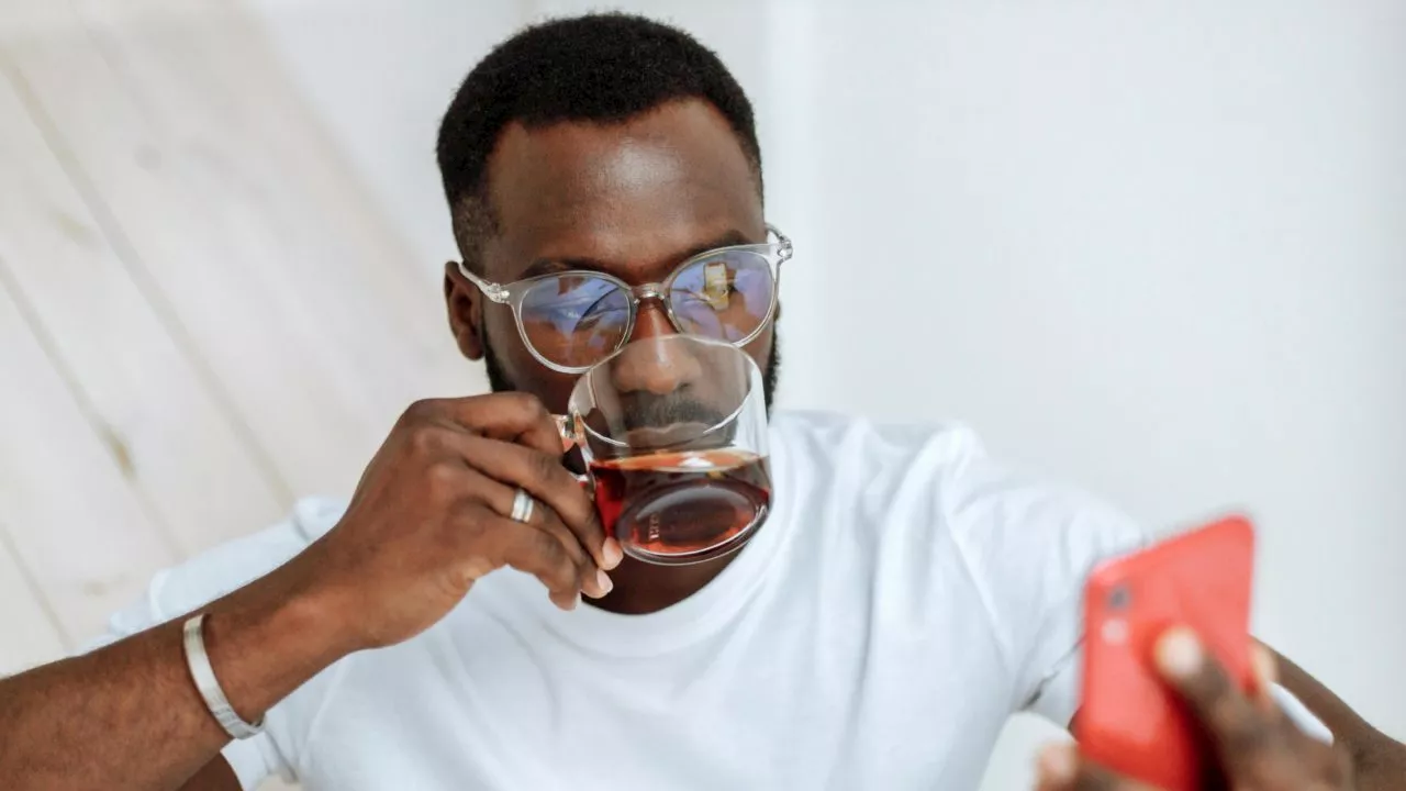 Survey shows that South African men prefer rooibos to beer