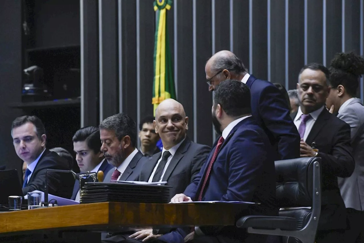 Moraes atende Lira e manda X remover perfil que chamava o deputado de estuprador