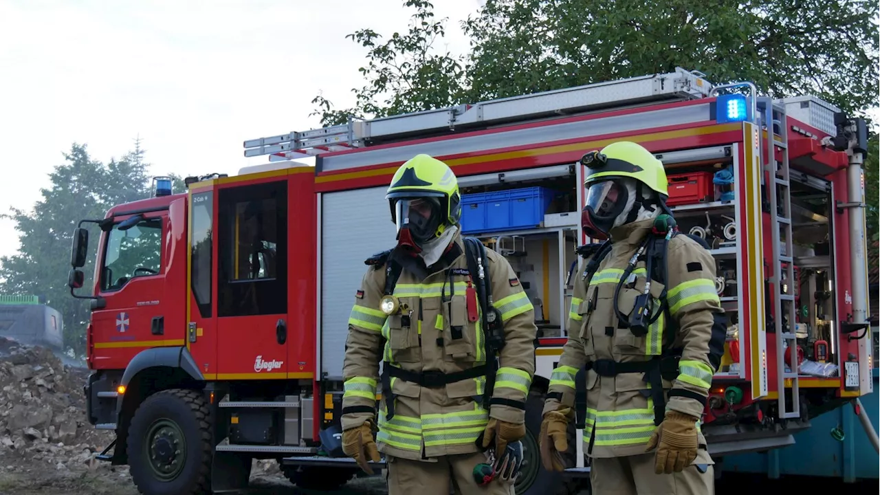 Bundeswehr-Feuerwehr und Feuerwehr Celle üben gemeinsam