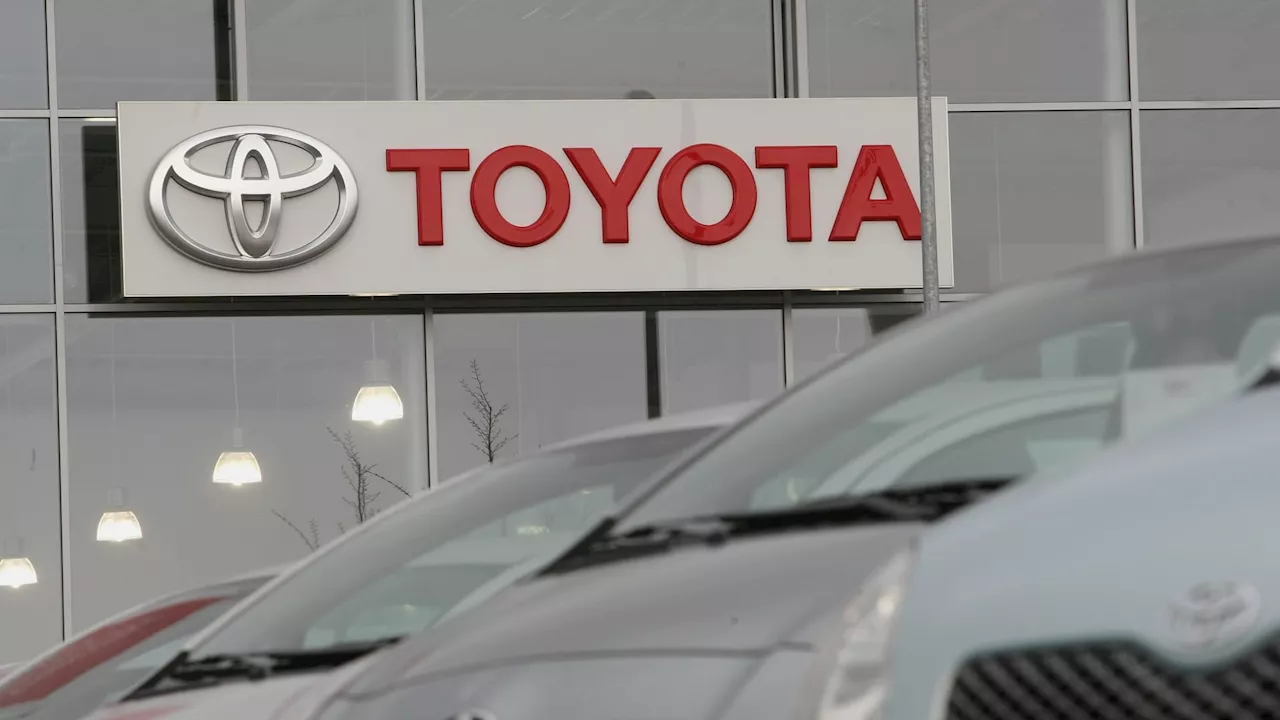 Toyota shareholders vote for chairman's re-election