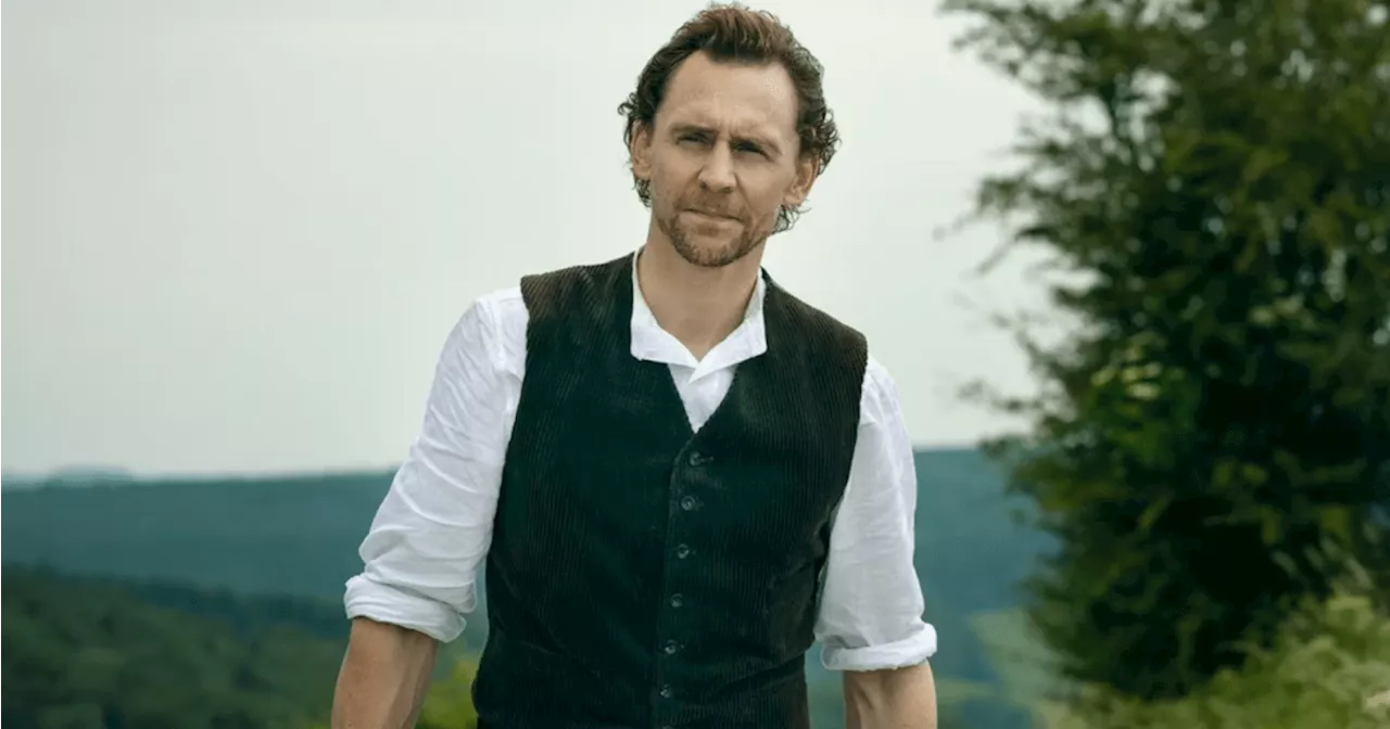 The Life of Chuck Photo Previews Tom Hiddleston in Mike Flanagan’s Stephen King Adaptation