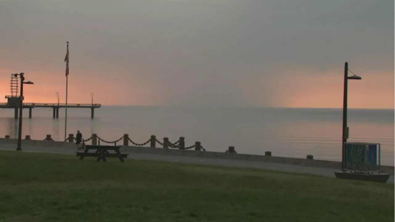 Toronto weather: Thunderstorms roll in as heat wave continues