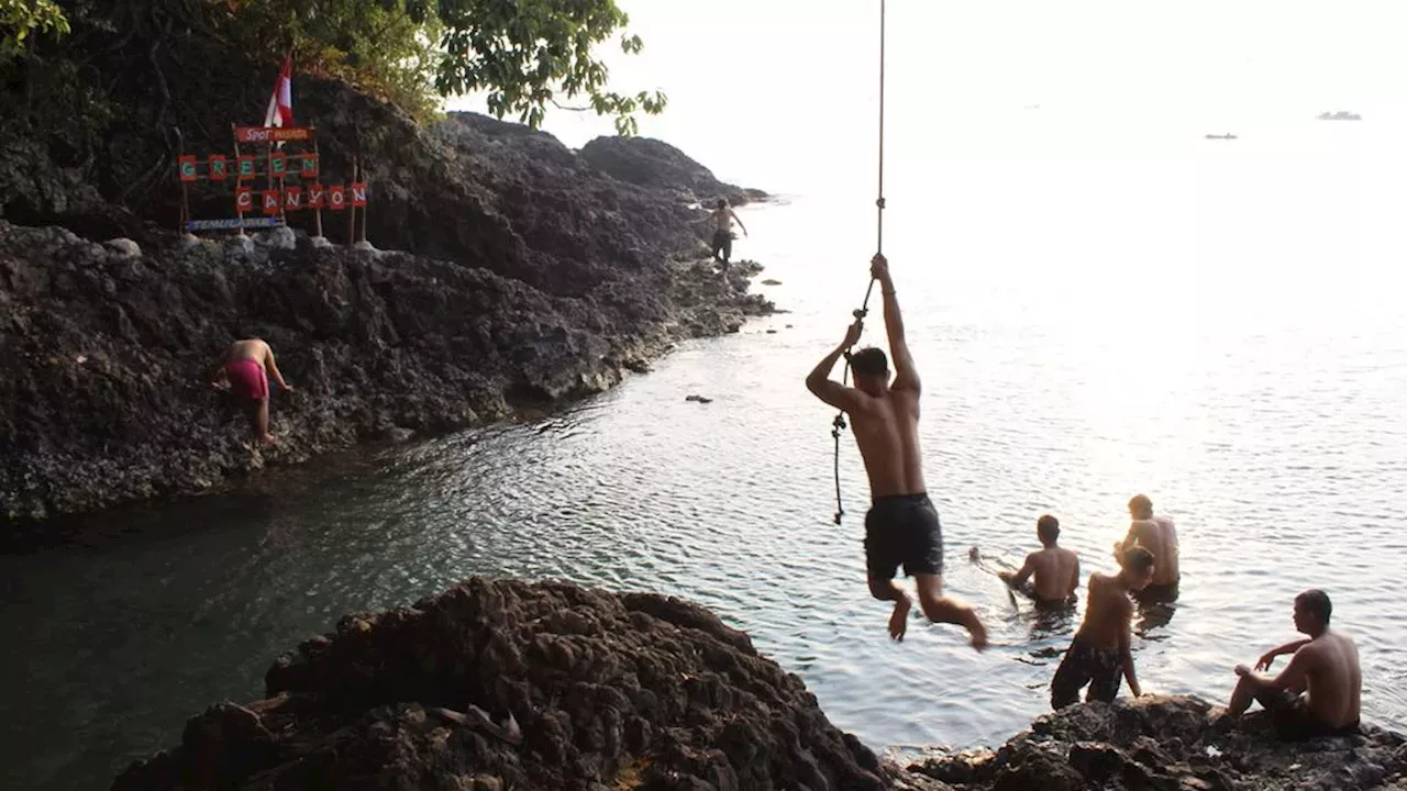 Pantai Masa Liburan Pengelola Wisata Di Lampung Siapkan Wahana Dan