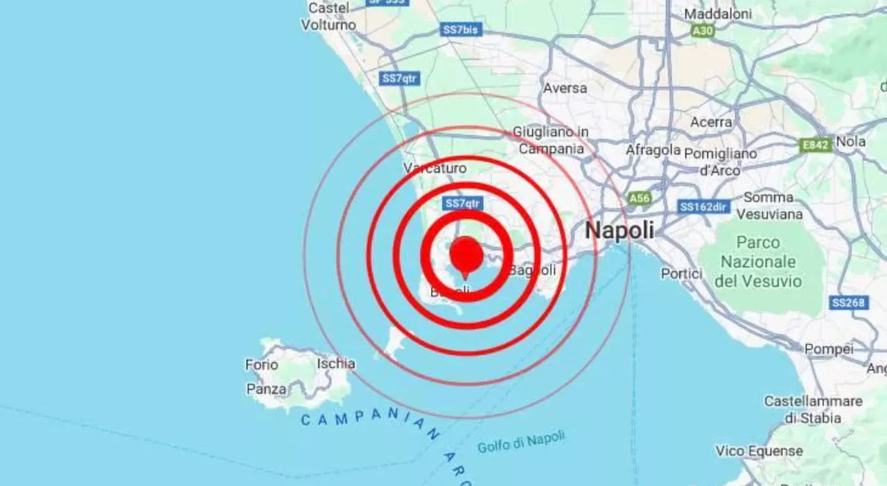 Terremoto Campi Flegrei, scossa 3.4 nella notte fra Pozzuoli e Bacoli: paura e gente in strada