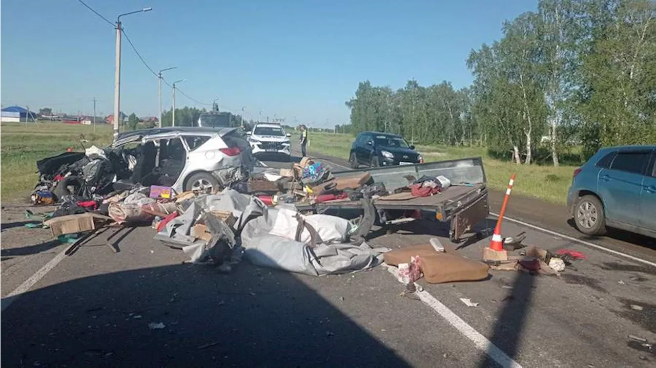 Шесть человек пострадали в ДТП с автобусом в Тюменской области