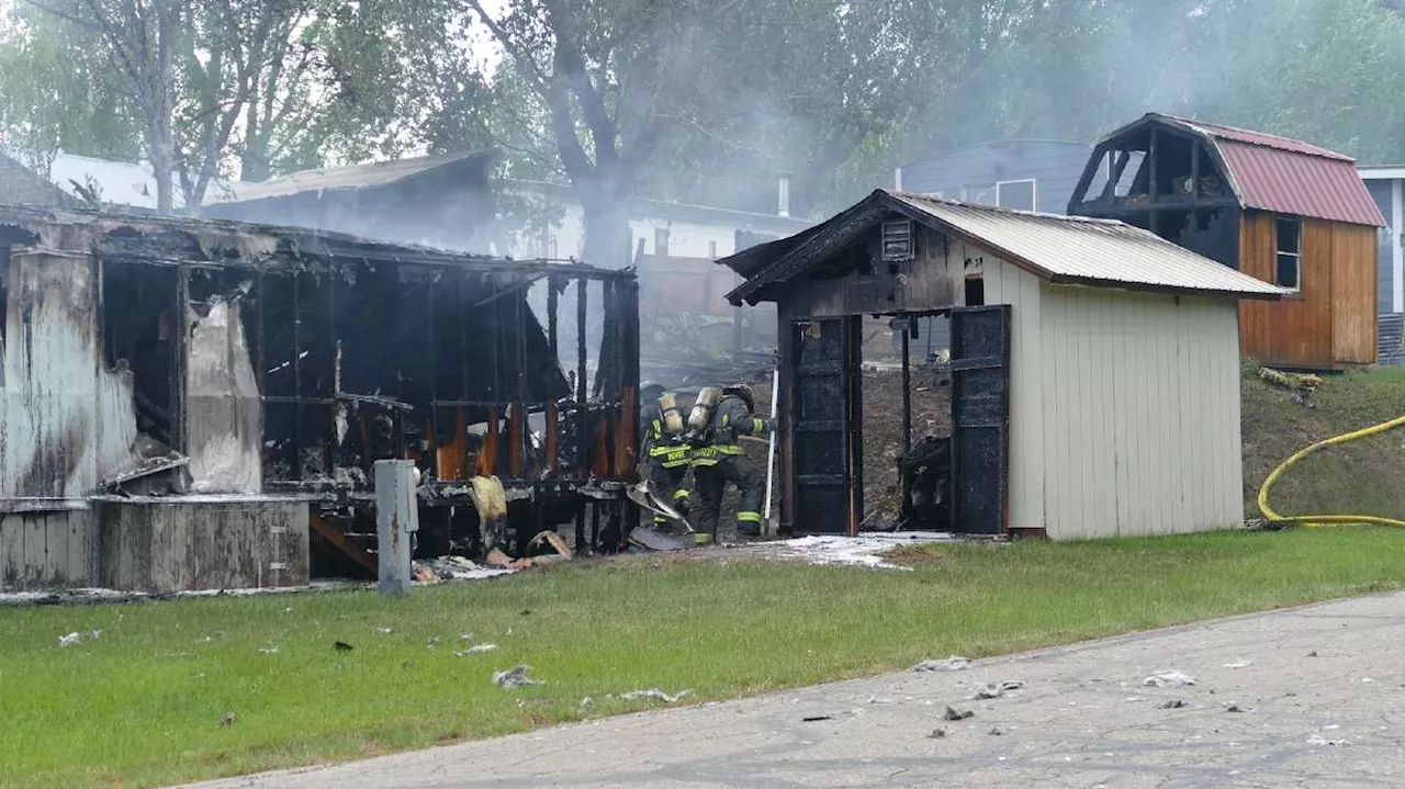 2 killed as twin-engine plane believed bound for Utah crashes in Colorado mobile home park