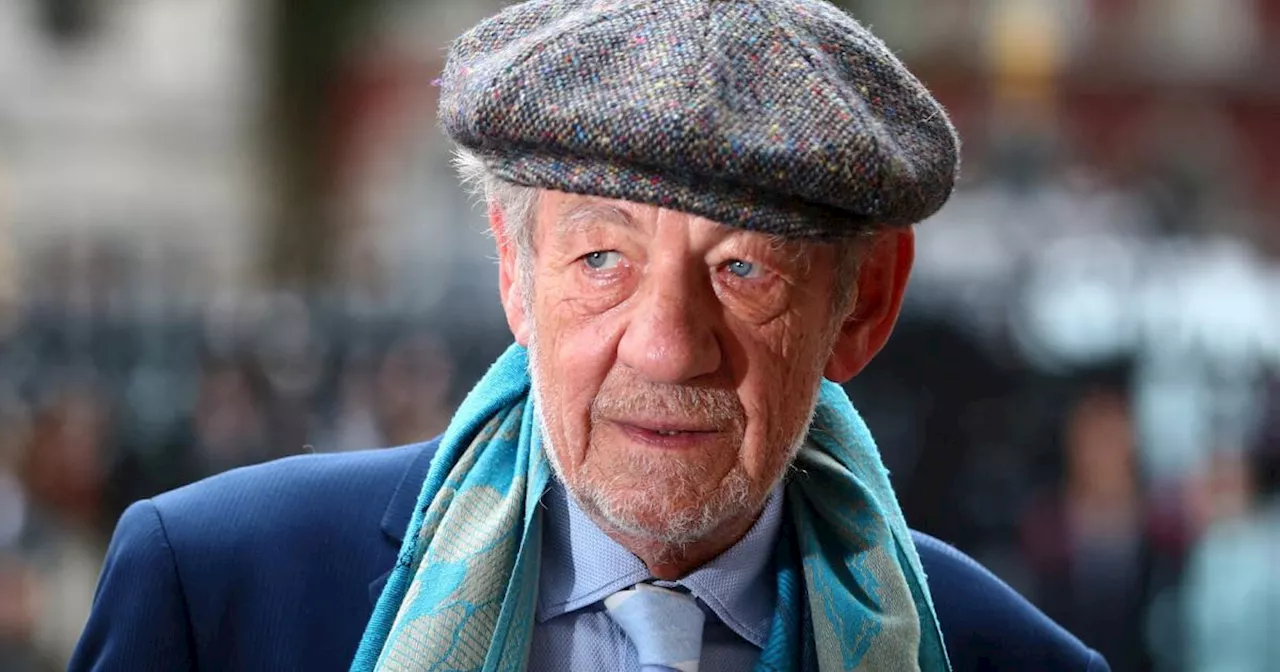 'Gandalf'-Darsteller Ian McKellen stürzt in London von Theaterbühne