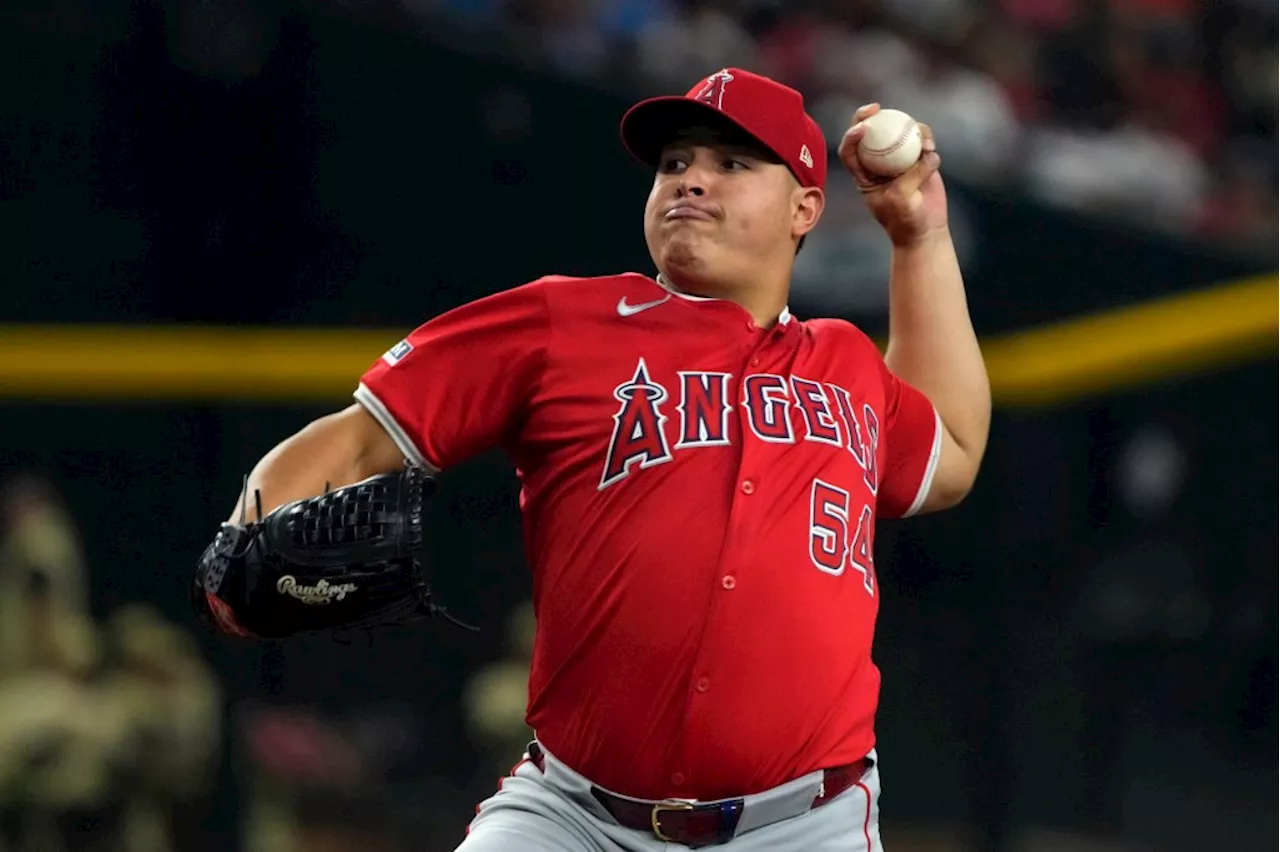 Angels DFA struggling lefty José Suarez after rough stretch