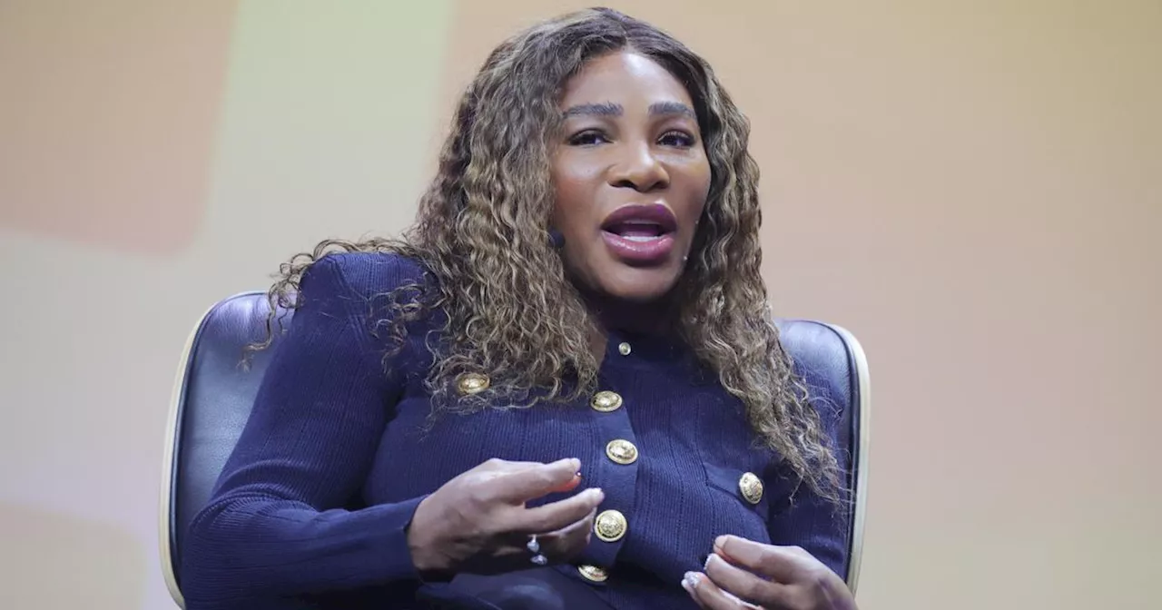 En vidéo, Serena Williams dévoile son ventre post-grossesse en plein traitement anti-vergetures