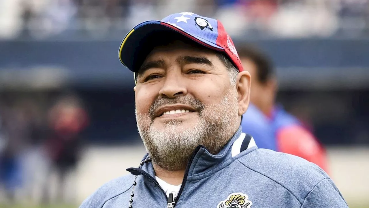 Piden informes por posible falta de muestras de orina tras la autopsia a Diego Maradona