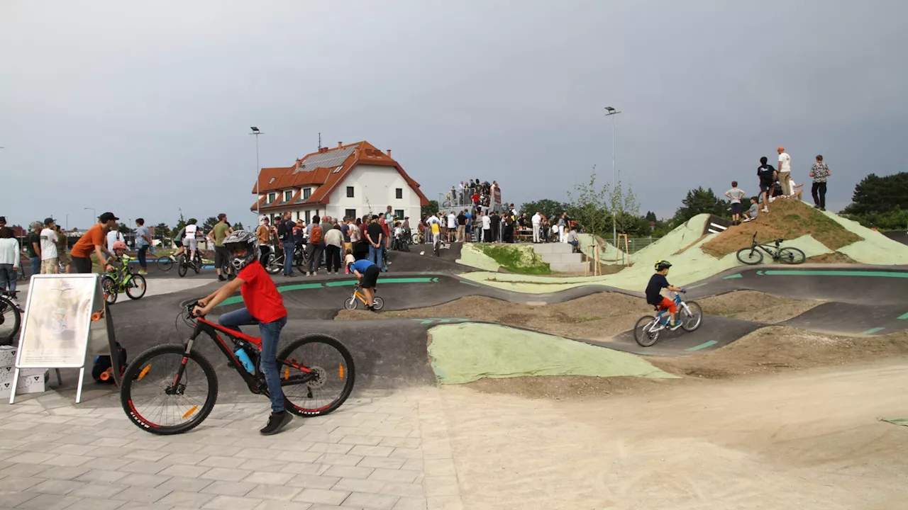 Rasanter Fahrspaß: Wiener Neustädter „Pumptrack“ wurde eröffnet