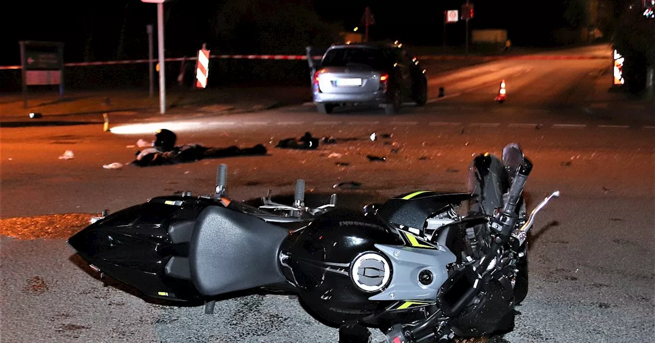 Junger Motorradfahrer bei nächtlichem Unfall in Höxter schwer verletzt