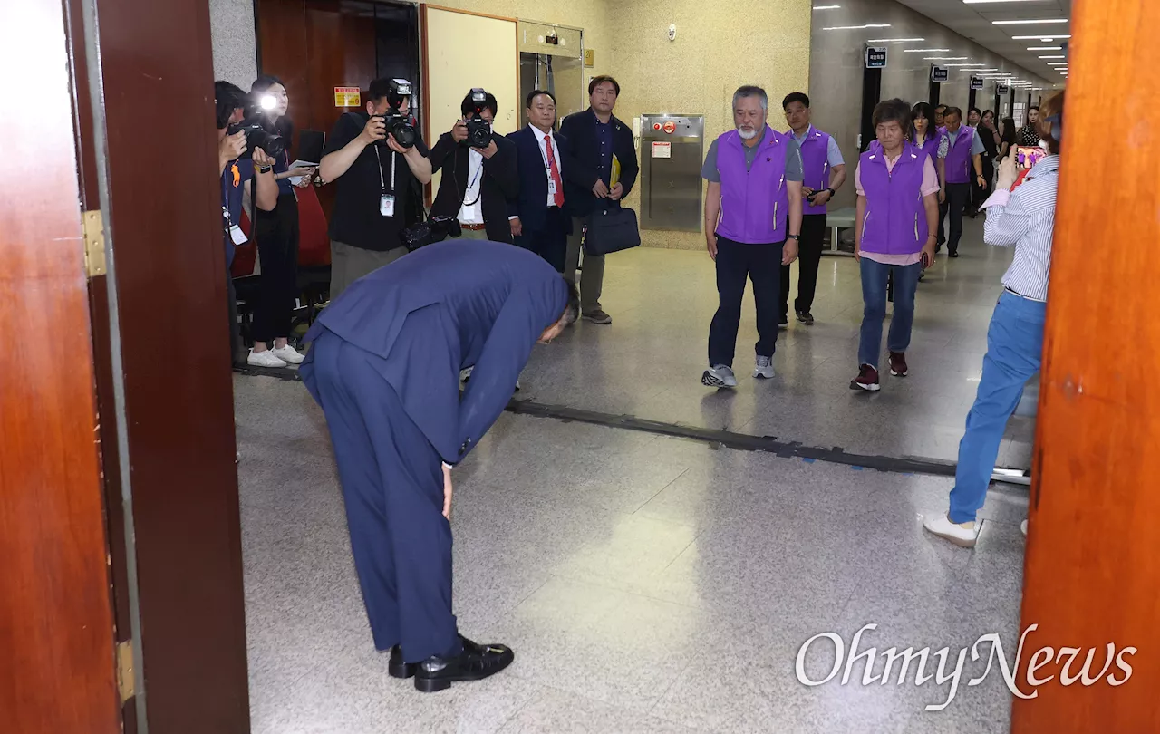 몸 낮춘 국힘 '이태원특조위 조사위원 추천하겠다'