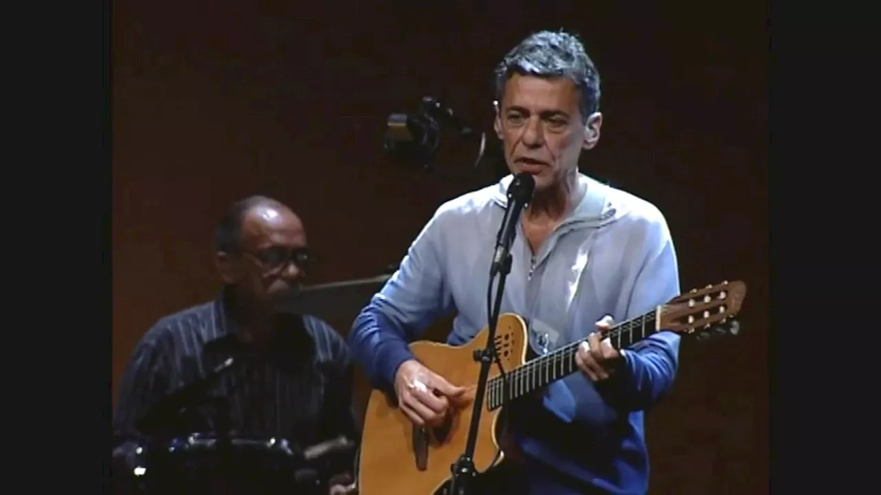 Chico Buarque 80 anos: romance é elemento essencial no sucesso do cantor