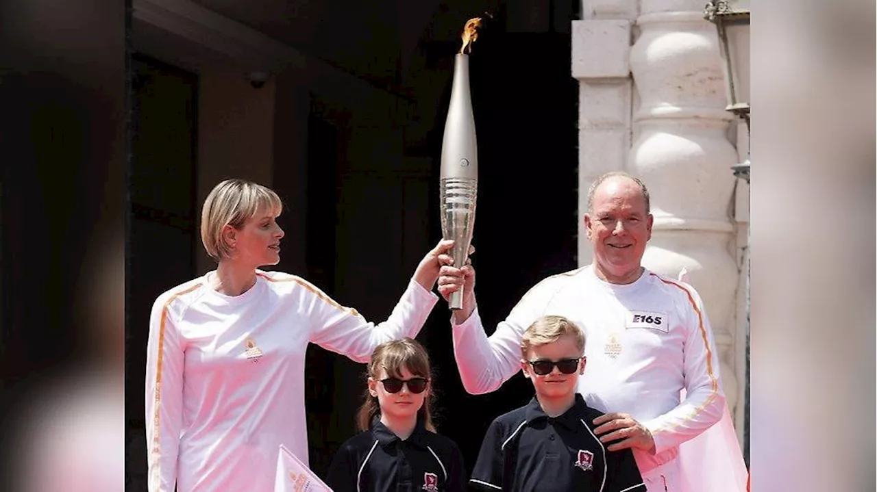 Olympia 2024: Albert und Charlène als feurige Fackelträger