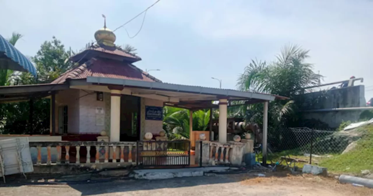 'Sleeping' Man Found In Alor Gajah Surau Had Actually Been Dead For 3 Days