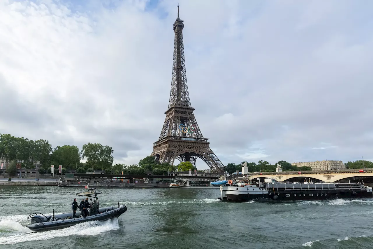 Mais de 50 barcos ensaiam no rio Sena cerimónia de abertura dos Jogos Olímpicos de Paris