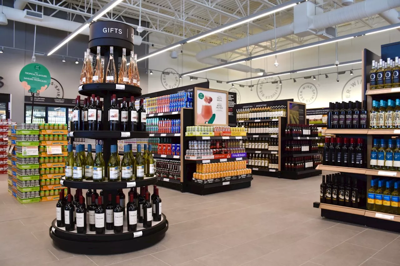 LCBO workers set to strike as union demands changes to corner store booze plan