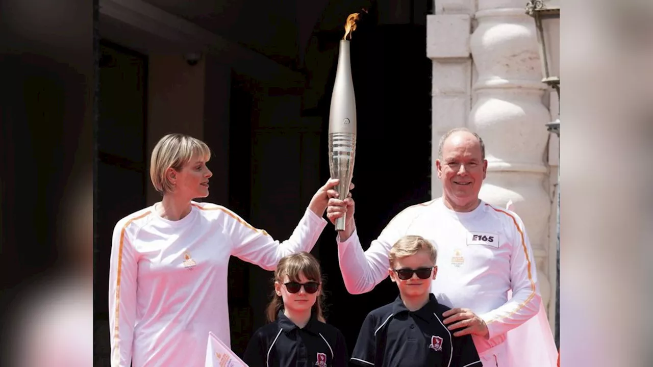 Fürst Albert und Fürstin Charlène: Sie präsentieren die Olympische Fackel