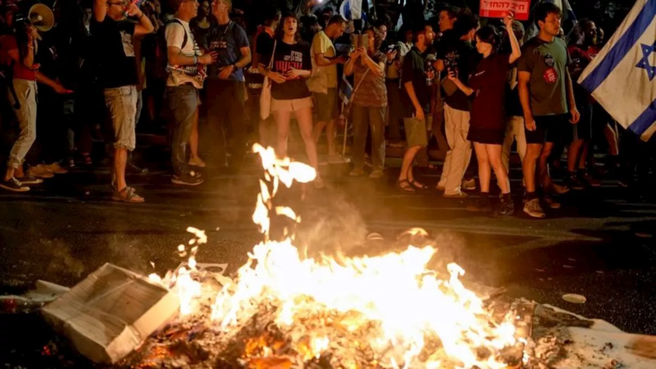 Krieg in Nahost: Zusammenstöße bei Protesten gegen Netanjahu