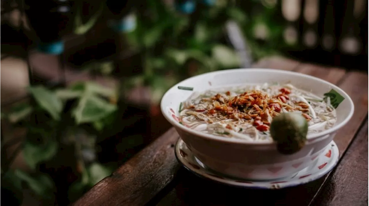 8 Arti Mimpi Makan Bubur: Tanda Mau Sembuh atau Peluang Jadi Kaya?