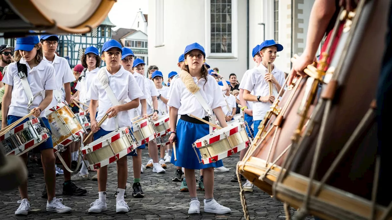 Am Mittwoch isch es: St.Gallen feiert das Kinderfest +++ Bilder vom Zapfenstreich auf dem Gallusplatz