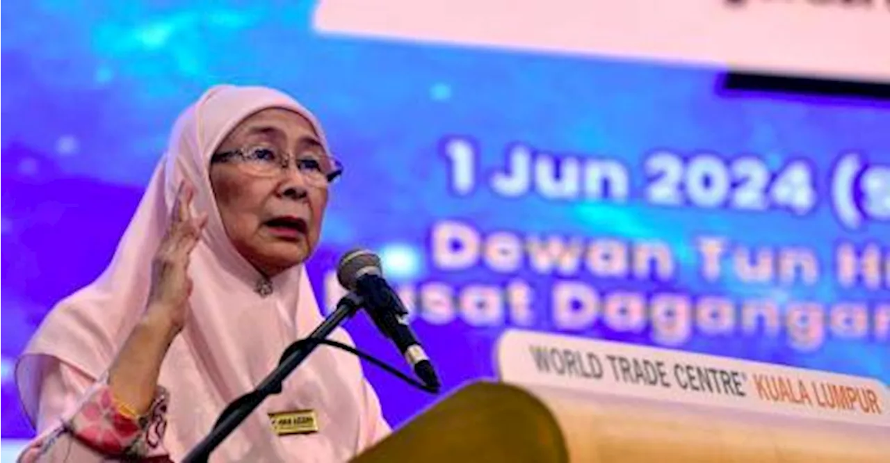 Wan Azizah tells students to appreciate sacrifices of teachers, parents