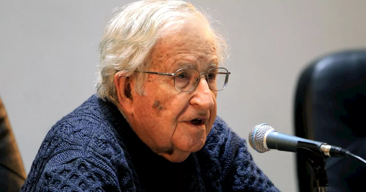 Medios internacionales reportan la muerte de Noam Chomsky