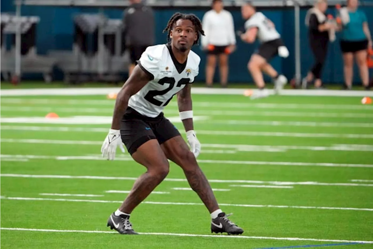 Snacks, socks, confidence set Jaguars rookie Jarrian Jones apart